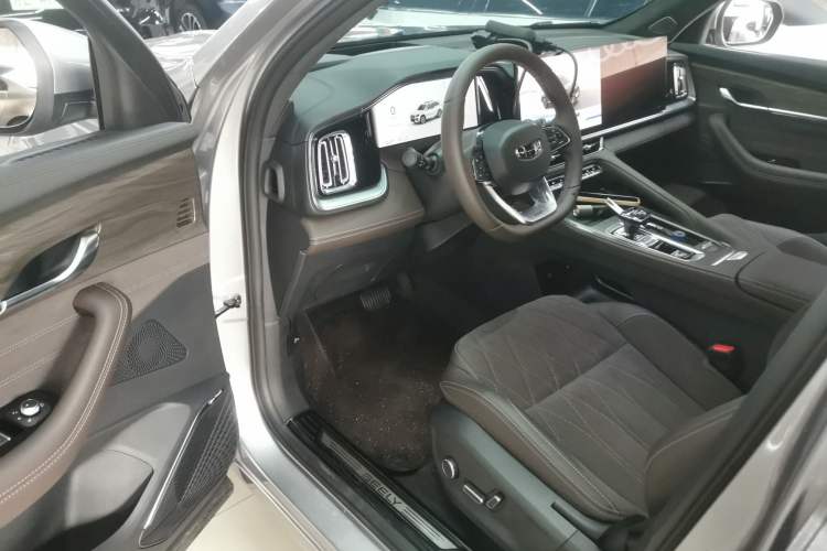 Used Geely Auto Monjaro L 2026 Model Oriental Yao 2.0TD Automatic Lanxing Edition Driver Seat