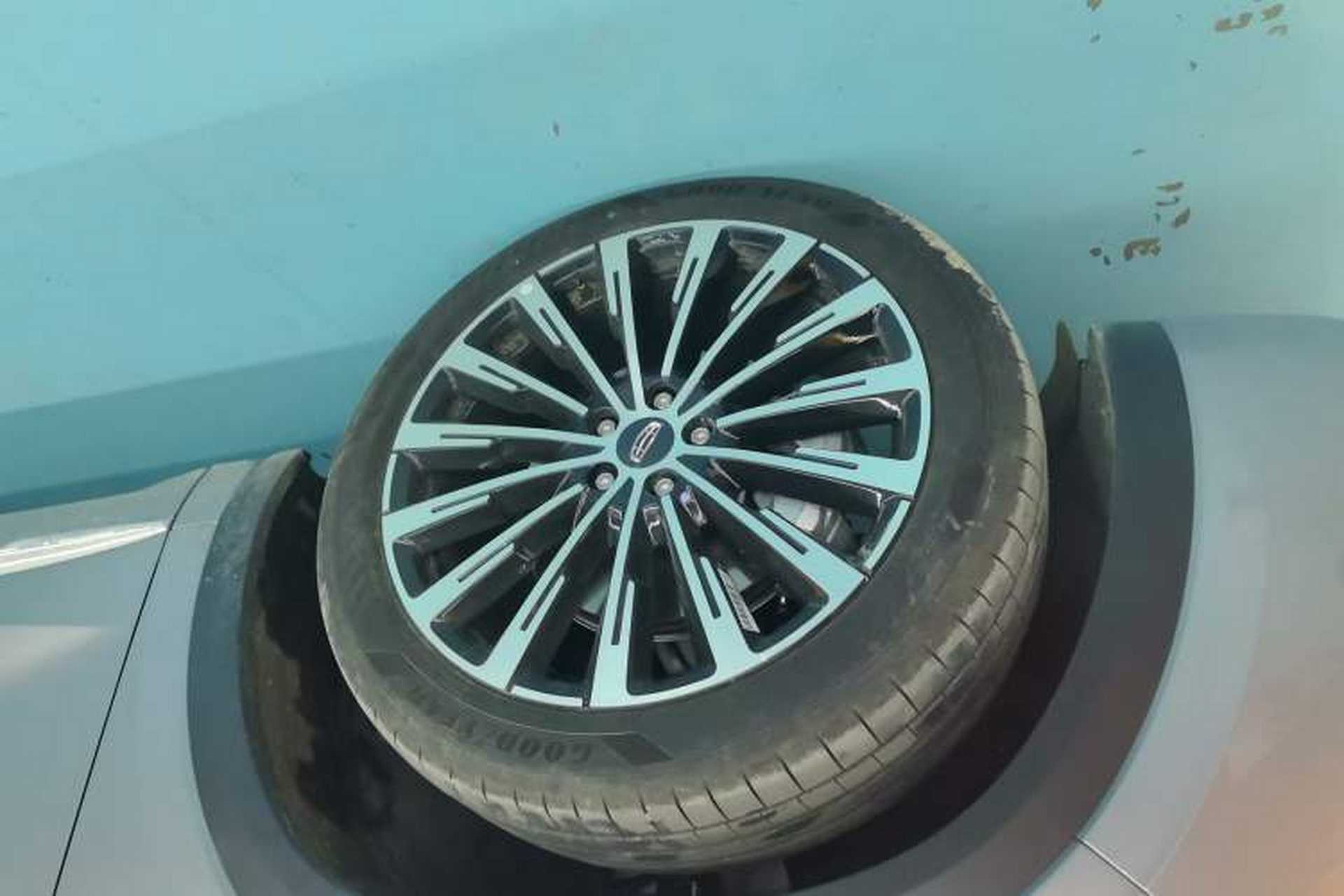 Used Geely Auto Monjaro L 2026 Model Oriental Yao 2.0TD Automatic Lanxing Edition Exterior 4