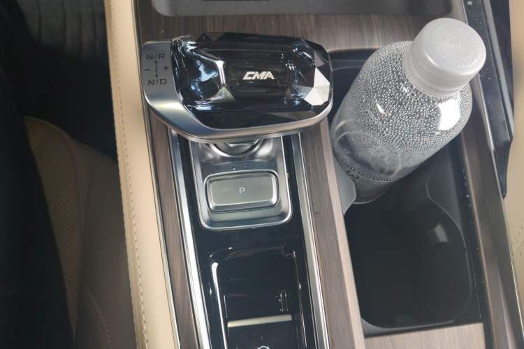 Used Geely Auto Monjaro L 2026 Model Oriental Yao 2.0TD Automatic Xiaohan Edition Gear Lever