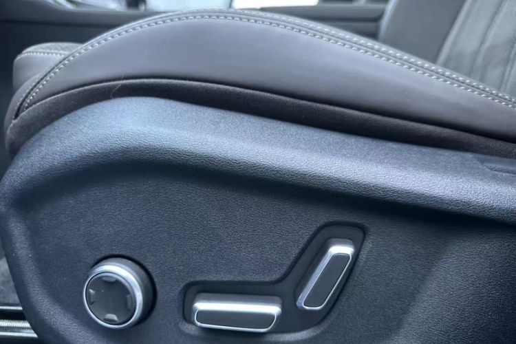 Used Geely Auto Monjaro L 2026 Model Oriental Yao 2.0TD Automatic Lanxing Edition Interior 1