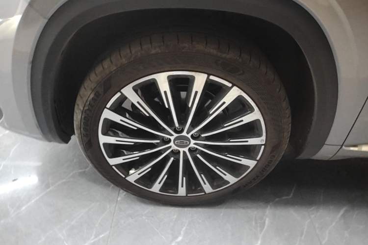 Used Geely Auto Monjaro L 2026 Model Oriental Yao 2.0TD Automatic Xiaohan Edition Left Front Wheel Hub