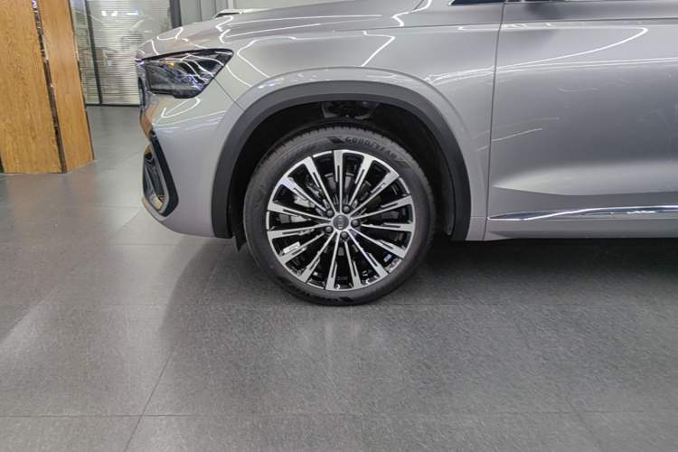 Used Geely Auto Monjaro L 2026 Model Oriental Yao 2.0TD Automatic Lanxing Edition Left Front Wheel Hub