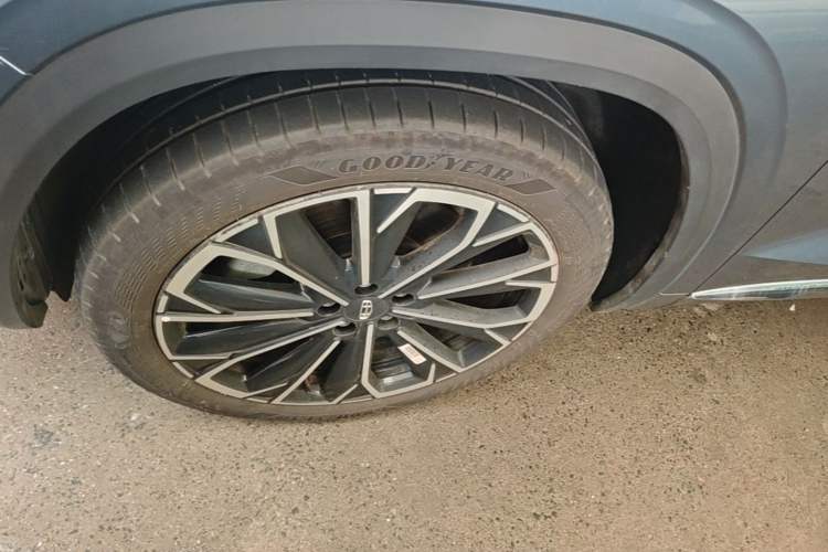 Used Geely Auto Monjaro L 2026 Model Oriental Yao 2.0TD Automatic Wangyue Edition Left Front Wheel Hub