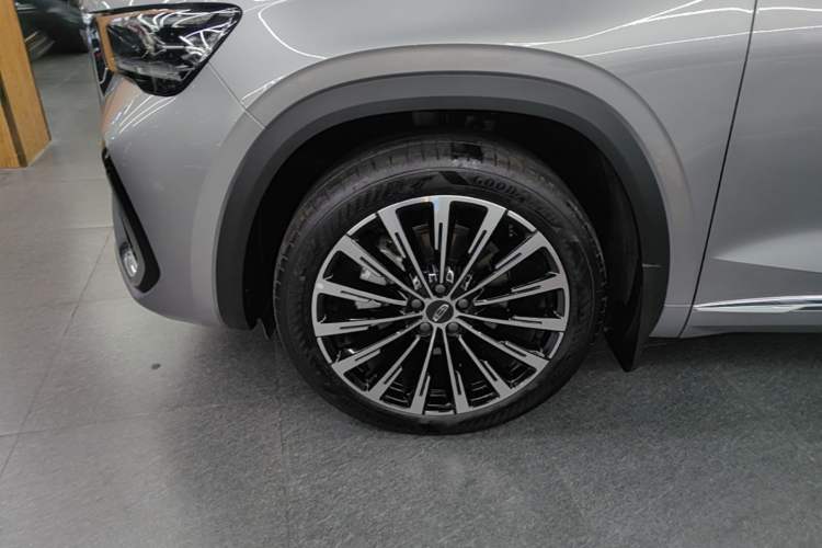 Used Geely Auto Monjaro L 2026 Model Oriental Yao 2.0TD Automatic Lanxing Edition Left Front Wheel Hub