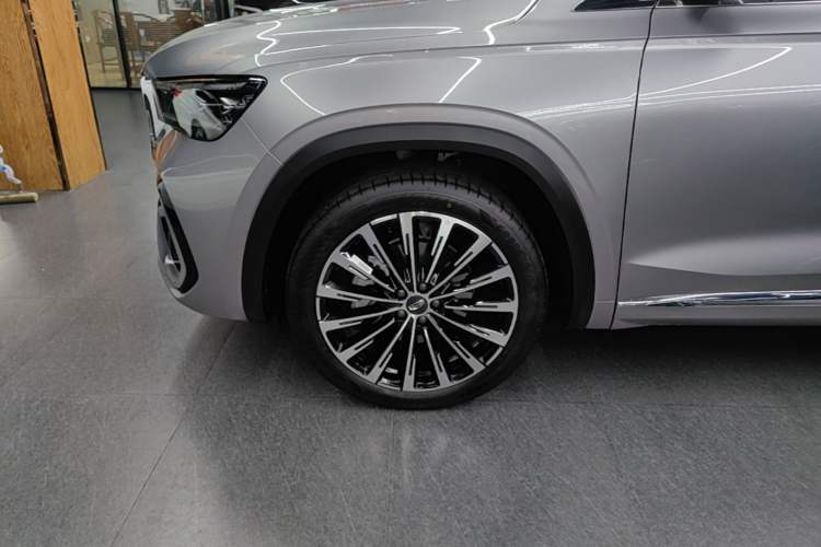 Used Geely Auto Monjaro L 2026 Model Oriental Yao 2.0TD Automatic Lanxing Edition Left Front Wheel Hub