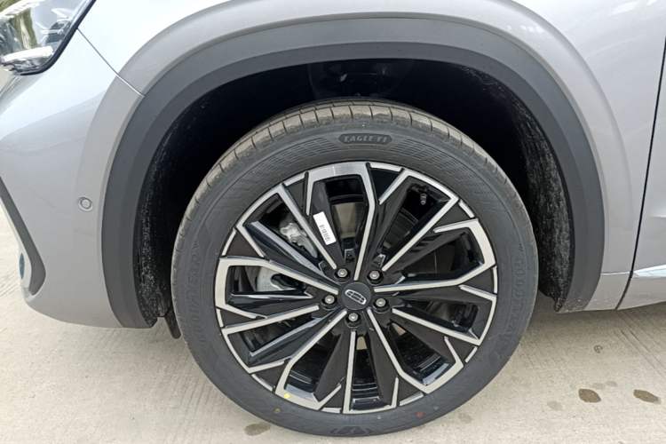 Used Geely Auto Monjaro L 2026 Model Oriental Yao 2.0TD Automatic Wangyue Edition Left Front Wheel Hub