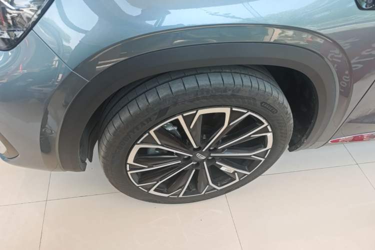 Used Geely Auto Monjaro L 2026 Model Oriental Yao 2.0TD Automatic Wangyue Edition Left Front Wheel Hub