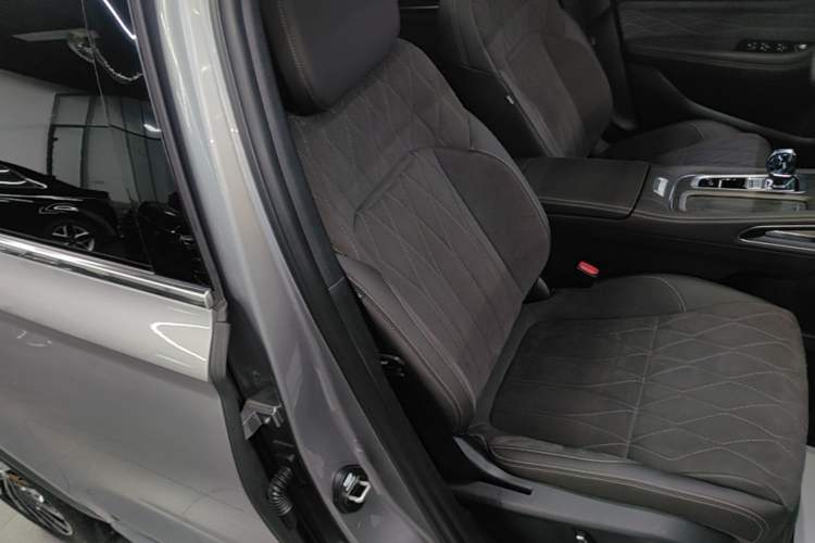 Used Geely Auto Monjaro L 2026 Model Oriental Yao 2.0TD Automatic Lanxing Edition Right Front Seat