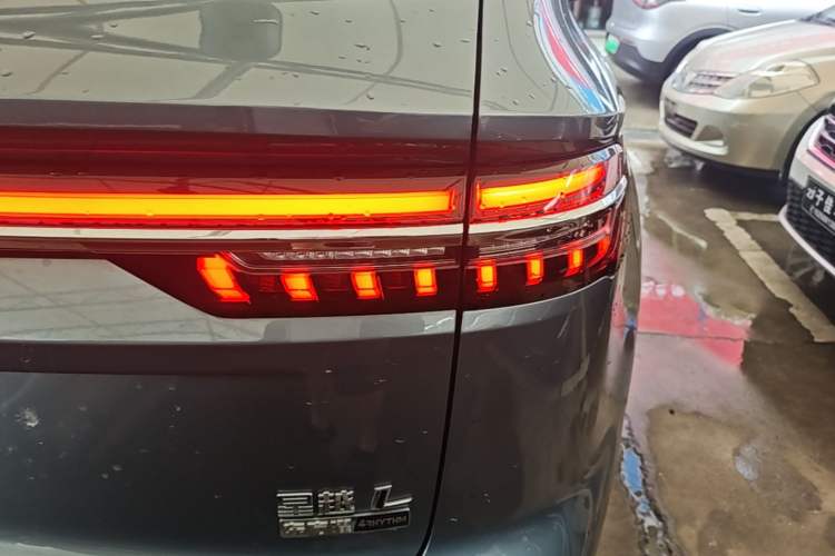 Used Geely Auto Monjaro L 2026 Model Oriental Yao 2.0TD Automatic Wangyue Edition Right Rear Taillight