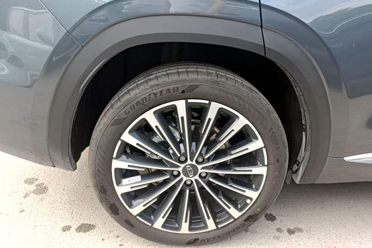 Used Geely Auto Monjaro L 2026 Model Oriental Yao 2.0TD Automatic Lanxing Edition Right Rear Wheel Hub
