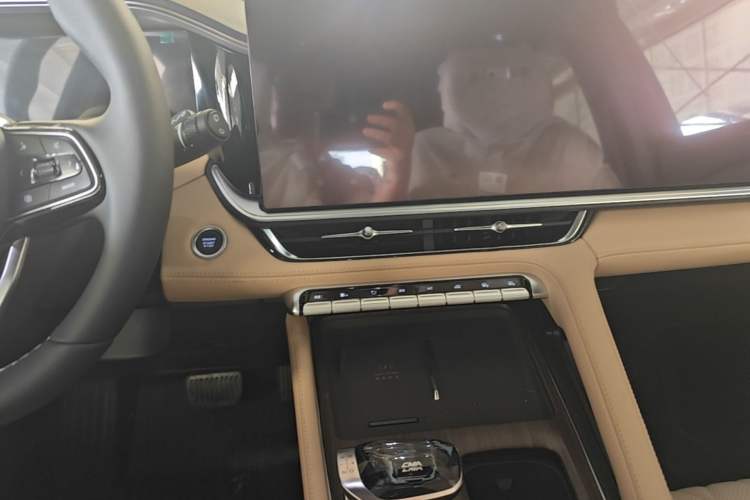 Used Geely Auto Monjaro L 2026 Model Oriental Yao 2.0TD Automatic Lanxing Edition Audio And AC Panel