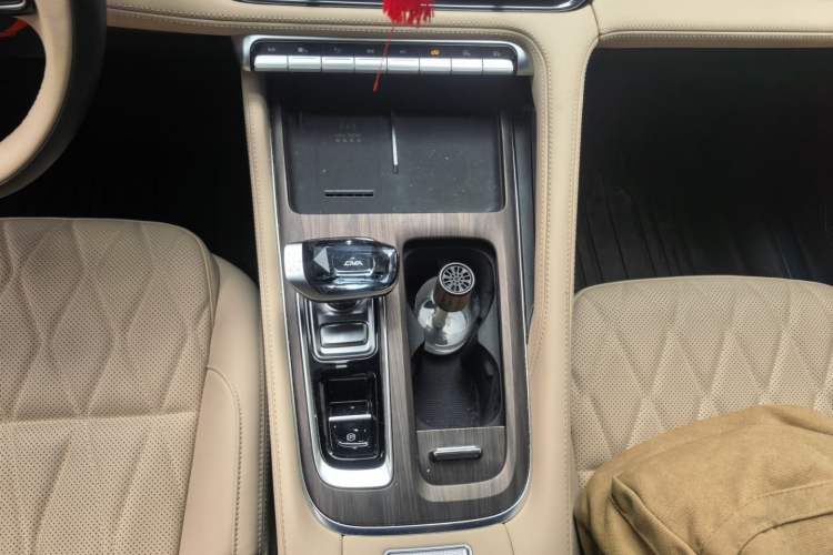 Used Geely Auto Monjaro L 2026 Model Oriental Yao 2.0TD Automatic Xiaohan Edition Gear Lever