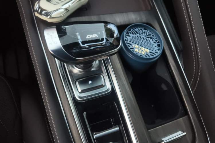 Used Geely Auto Monjaro L 2026 Model Oriental Yao 2.0TD Automatic Lanxing Edition Gear Lever