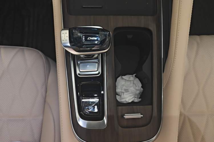 Used Geely Auto Monjaro L 2026 Model Oriental Yao 2.0TD Automatic Lanxing Edition Gear Lever