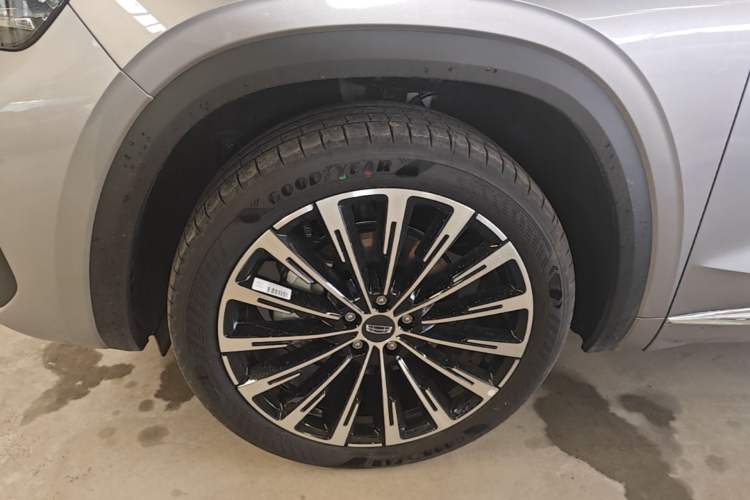 Used Geely Auto Monjaro L 2026 Model Oriental Yao 2.0TD Automatic Lanxing Edition Left Front Wheel Hub