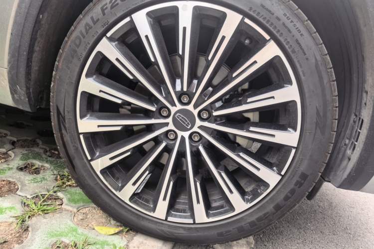 Used Geely Auto Monjaro L 2026 Model Oriental Yao 2.0TD Automatic Xiaohan Edition Right Front Wheel Hub