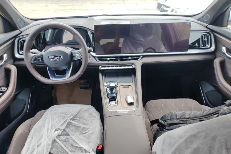 Used Geely Auto Monjaro L 2026 Model Oriental Yao 2.0TD Automatic Xiaohan Edition Center Console