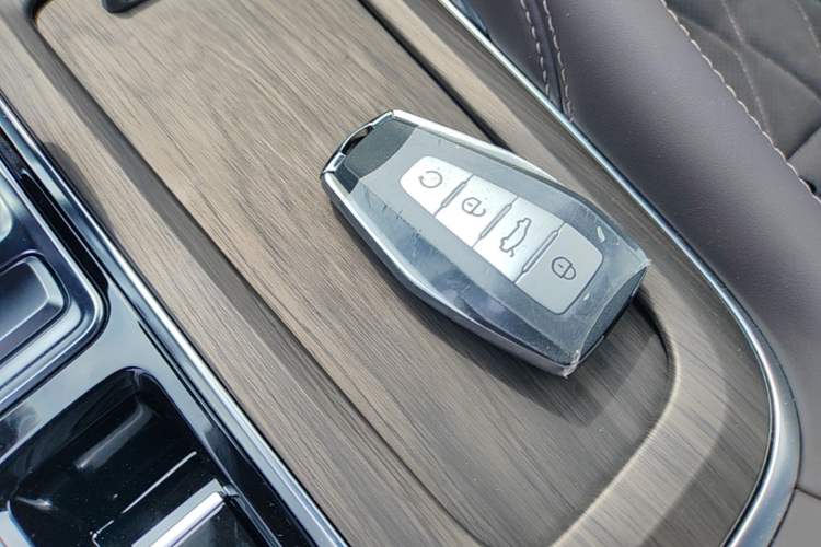 Used Geely Auto Monjaro L 2026 Model Oriental Yao 2.0TD Automatic Xiaohan Edition Interior 1