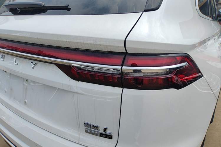Used Geely Auto Monjaro L 2026 Model Oriental Yao 2.0TD Automatic Xiaohan Edition Right Rear Taillight