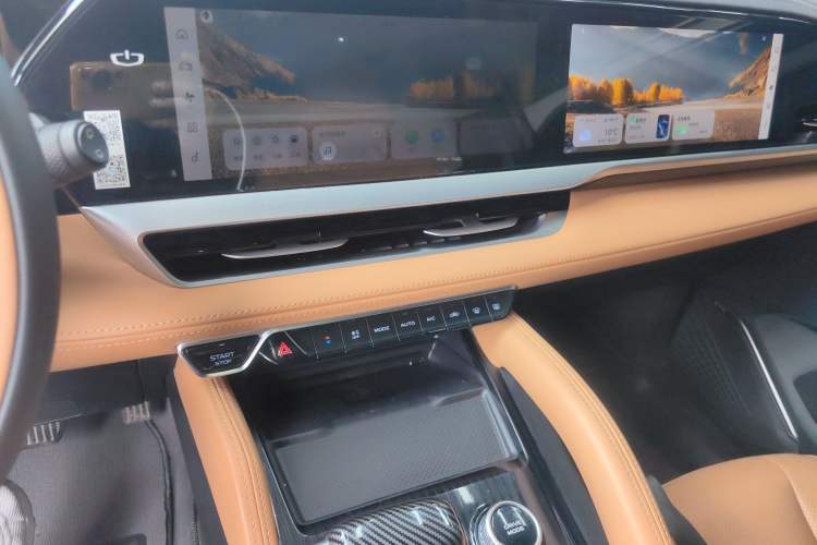 Used Geely Auto Monjaro L Extended Range Electric Version 2022 1.5T DHT Range-Extending Electric Supreme Edition Audio And AC Panel