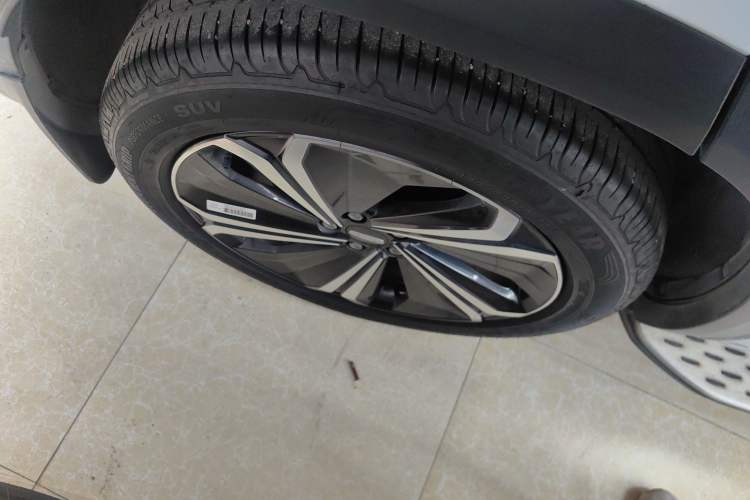 Used Geely Auto Monjaro L Extended Range Electric Version 2022 1.5T DHT Range-Extending Electric Supreme Edition Right Rear Wheel Hub