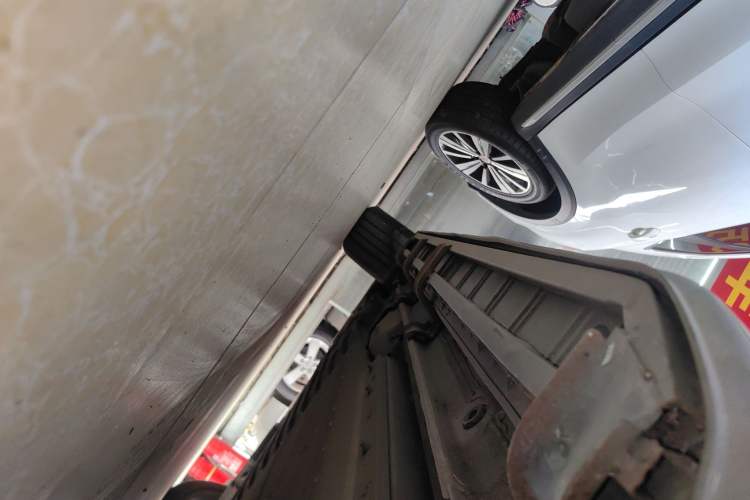 Used Geely Auto Monjaro L Extended Range Electric Version 2022 1.5T DHT Range-Extending Electric Supreme Edition Right Side Sill