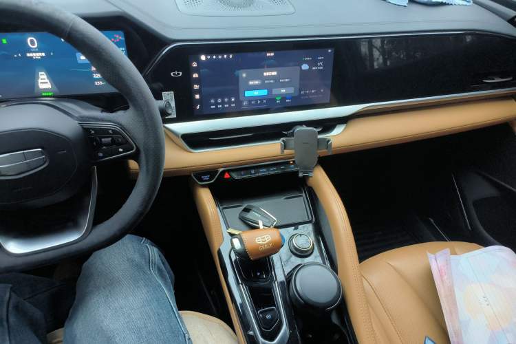 Used Geely Auto Monjaro L Extended Range Electric Version 2022 1.5T DHT Range-Extending Electric Supreme Edition Audio And AC Panel