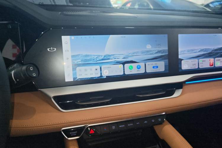 Used Geely Auto Monjaro L Extended Range Electric Version 2022 1.5T DHT Range-Extending Electric Supreme Edition Audio And AC Panel