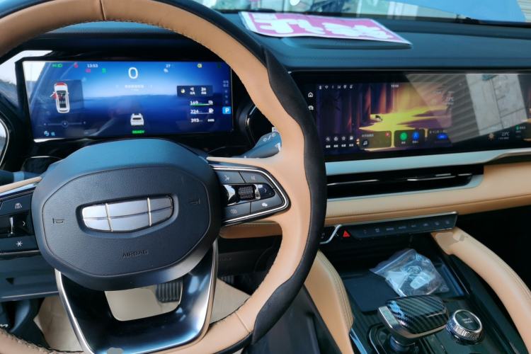 Used Geely Auto Monjaro L Extended Range Electric Version 2022 1.5T DHT Range-Extending Electric Supreme Edition Center Console