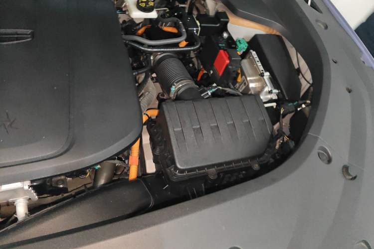 Used Geely Auto Monjaro L Extended Range Electric Version 2022 1.5T DHT Range-Extending Electric Flagship Edition Engine Bay Left
