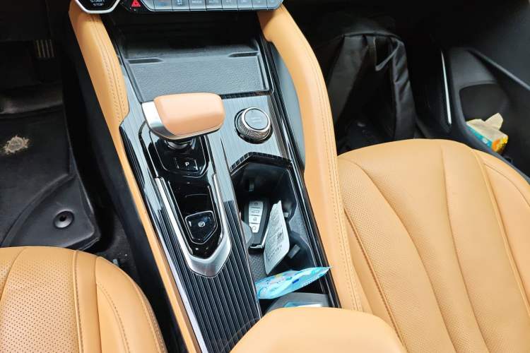 Used Geely Auto Monjaro L Extended Range Electric Version 2022 1.5T DHT Range-Extending Electric Flagship Edition Gear Lever