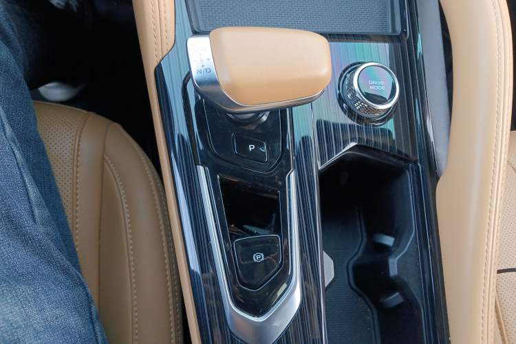 Used Geely Auto Monjaro L Extended Range Electric Version 2022 1.5T DHT Range-Extending Electric Supreme Edition Gear Lever