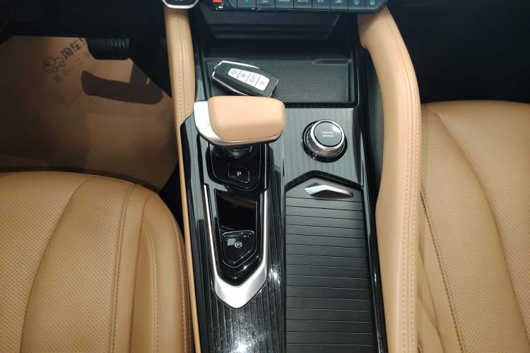 Used Geely Auto Monjaro L Extended Range Electric Version 2022 1.5T DHT Range-Extending Electric Supreme Edition Gear Lever