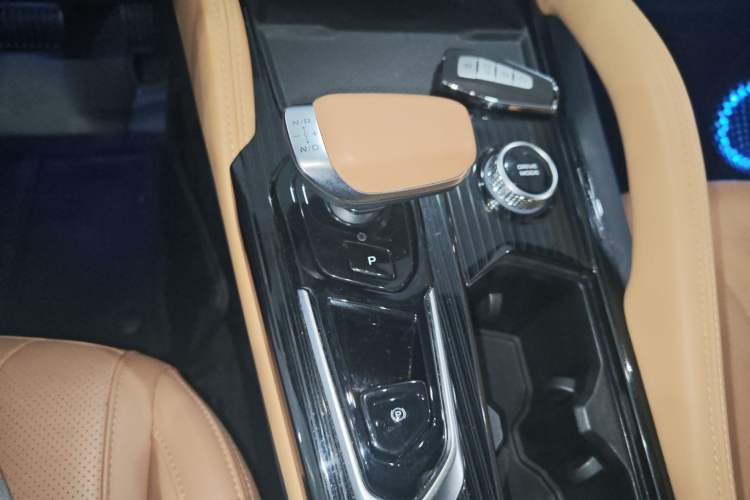 Used Geely Auto Monjaro L Extended Range Electric Version 2022 1.5T DHT Range-Extending Electric Supreme Edition Gear Lever