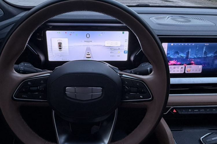 Used Geely Auto Monjaro L Extended Range Electric Version 2022 1.5T DHT Range-Extending Electric Flagship Edition Interior 1