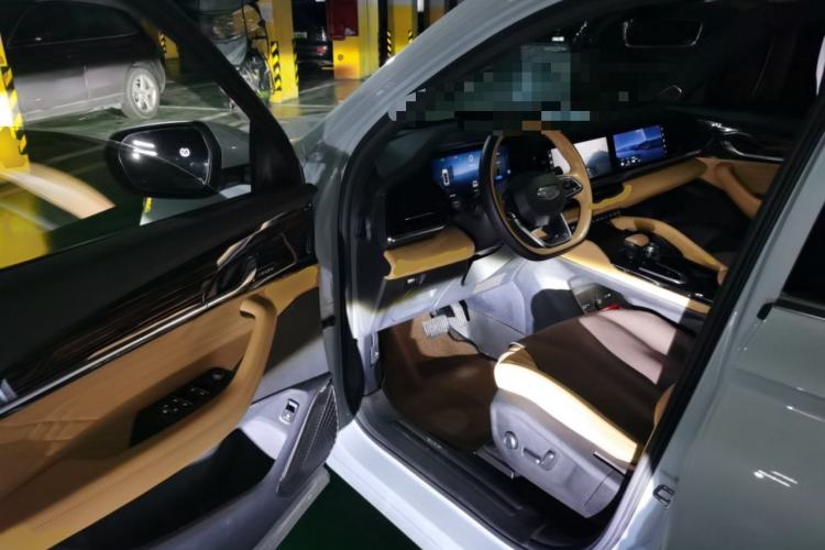 Used Geely Auto Monjaro L Extended Range Electric Version 2022 1.5T DHT Range-Extending Electric Flagship Edition Interior 3