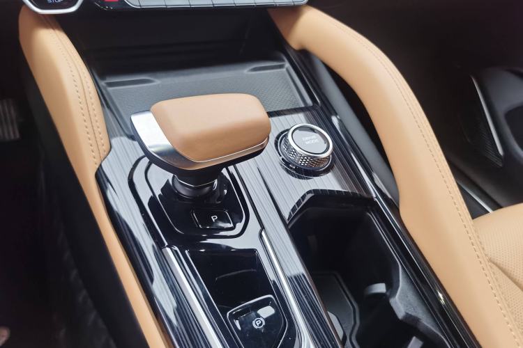 Used Geely Auto Monjaro L Extended Range Electric Version 2022 1.5T DHT Range-Extending Electric Flagship Edition Interior 4
