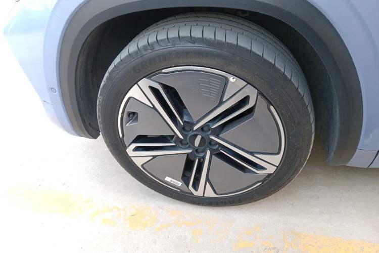 Used Geely Auto Monjaro L Extended Range Electric Version 2022 1.5T DHT Range-Extending Electric Supreme Edition Left Front Wheel Hub