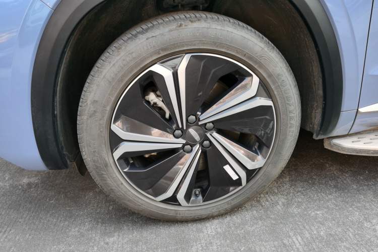 Used Geely Auto Monjaro L Extended Range Electric Version 2022 1.5T DHT Range-Extending Electric Supreme Edition Left Front Wheel Hub