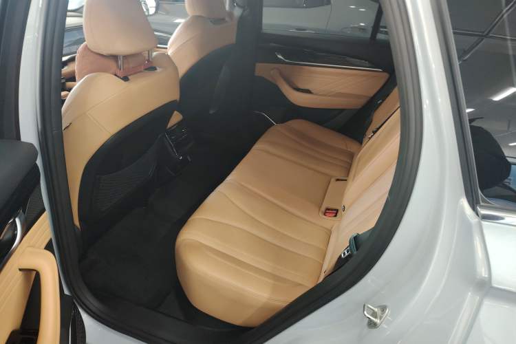 Used Geely Auto Monjaro L Extended Range Electric Version 2022 1.5T DHT Range-Extending Electric Supreme Edition Left Rear Seat
