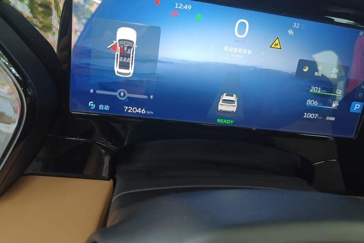 Used Geely Auto Monjaro L Extended Range Electric Version 2022 1.5T DHT Range-Extending Electric Supreme Edition Odometer Close Up