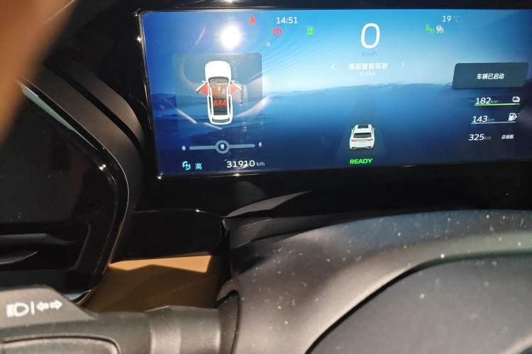 Used Geely Auto Monjaro L Extended Range Electric Version 2022 1.5T DHT Range-Extending Electric Flagship Edition Odometer Close Up