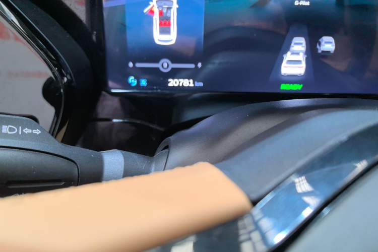 Used Geely Auto Monjaro L Extended Range Electric Version 2022 1.5T DHT Range-Extending Electric Flagship Edition Odometer Close Up