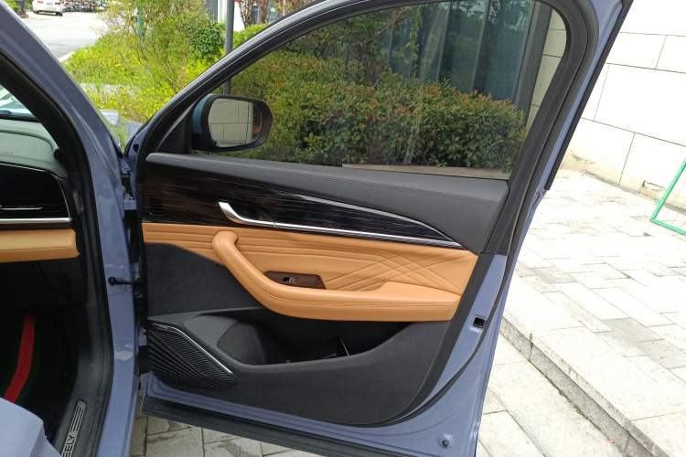 Used Geely Auto Monjaro L Extended Range Electric Version 2022 1.5T DHT Range-Extending Electric Flagship Edition Right Front Door Interior