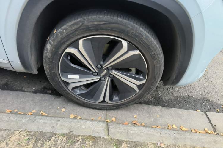 Used Geely Auto Monjaro L Extended Range Electric Version 2022 1.5T DHT Range-Extending Electric Supreme Edition Right Front Wheel Hub