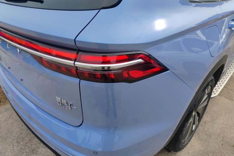 Used Geely Auto Monjaro L Extended Range Electric Version 2022 1.5T DHT Range-Extending Electric Flagship Edition Right Rear Taillight