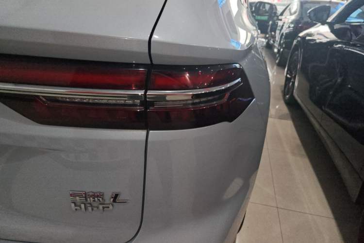 Used Geely Auto Monjaro L Extended Range Electric Version 2022 1.5T DHT Range-Extending Electric Supreme Edition Right Rear Taillight