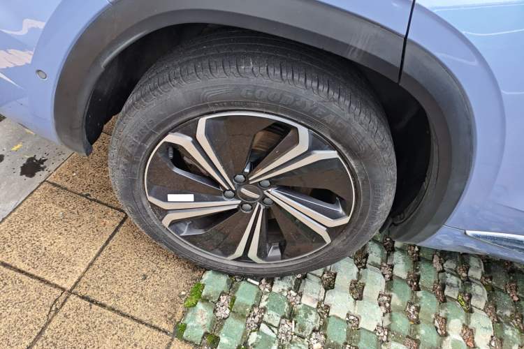 Used Geely Auto Monjaro L Extended Range Electric Version 2022 1.5T DHT Range-Extending Electric Flagship Edition Right Rear Wheel Hub