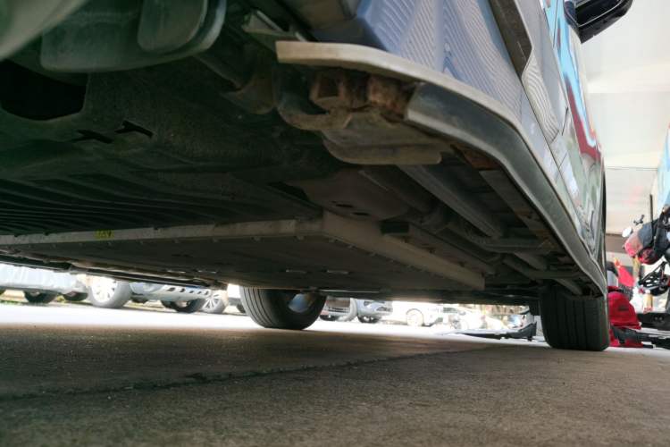 Used Geely Auto Monjaro L Extended Range Electric Version 2022 1.5T DHT Range-Extending Electric Supreme Edition Right Side Sill