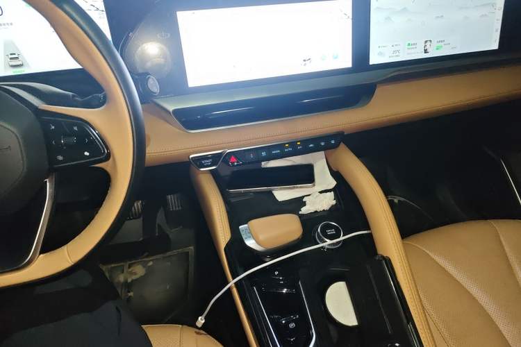 Used Geely Auto Monjaro L Extended Range Electric Version 2022 1.5T DHT Range-Extending Electric Flagship Edition Audio And AC Panel